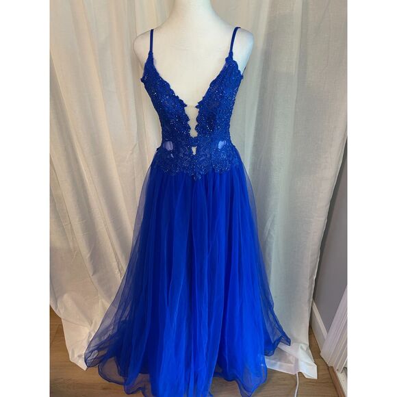 La Femme Royal Blue Lace Bodice Gown 488$ - Size 10 - Picture 3 of 10